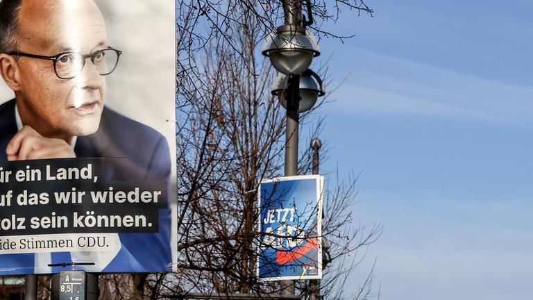Wahlplakte der CDU und der AfD