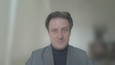 Bernhard Bartsch in seinem Büro zu Hause.