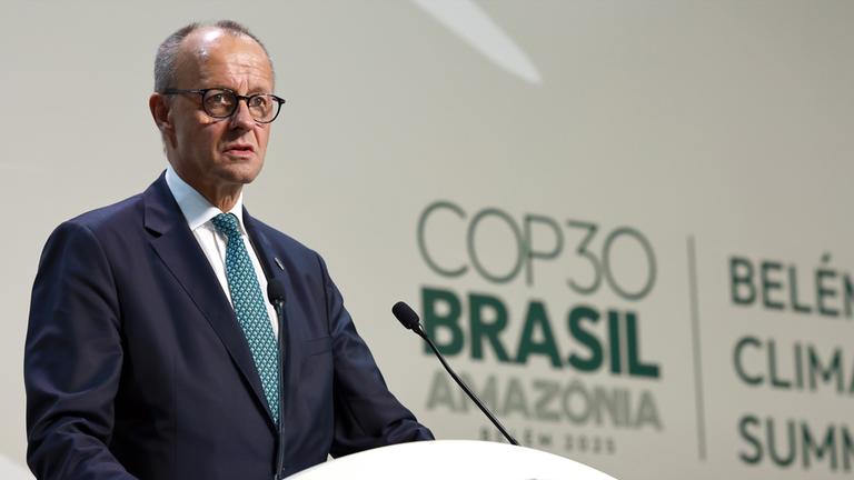 Der deutsche Bundeskanzler Friedrich Merz spricht während des COP30-Gipfeltreffens in Belém, Brasilien, am 7. November 2025.