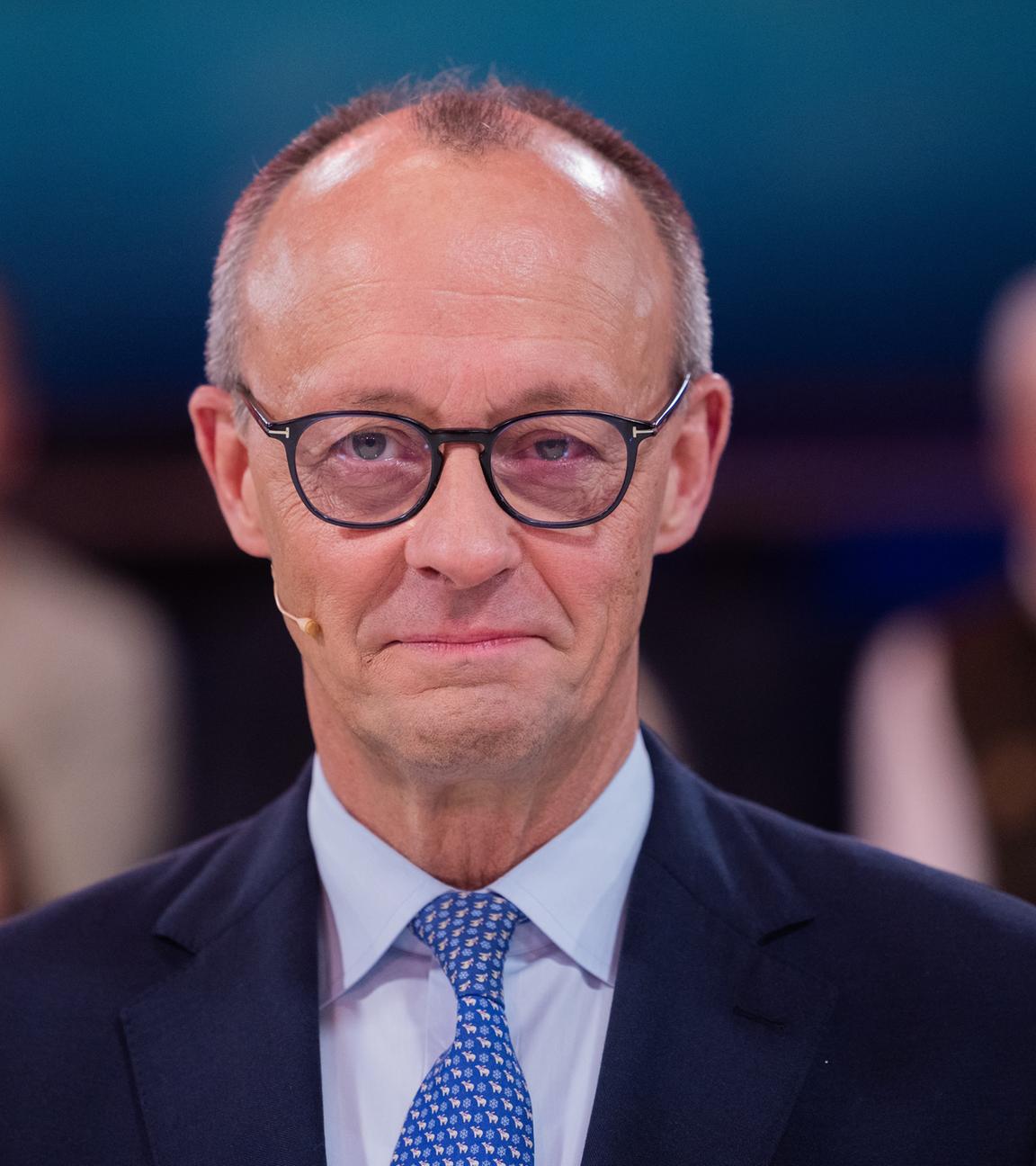 Friedrich Merz vor Zuschauern