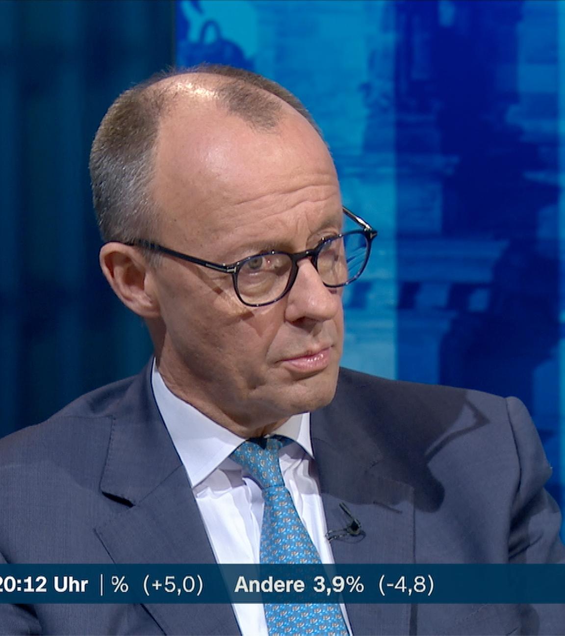 Friedrich Merz von der CDU mit einer Reaktion zur Bundestagswahl 2025.
