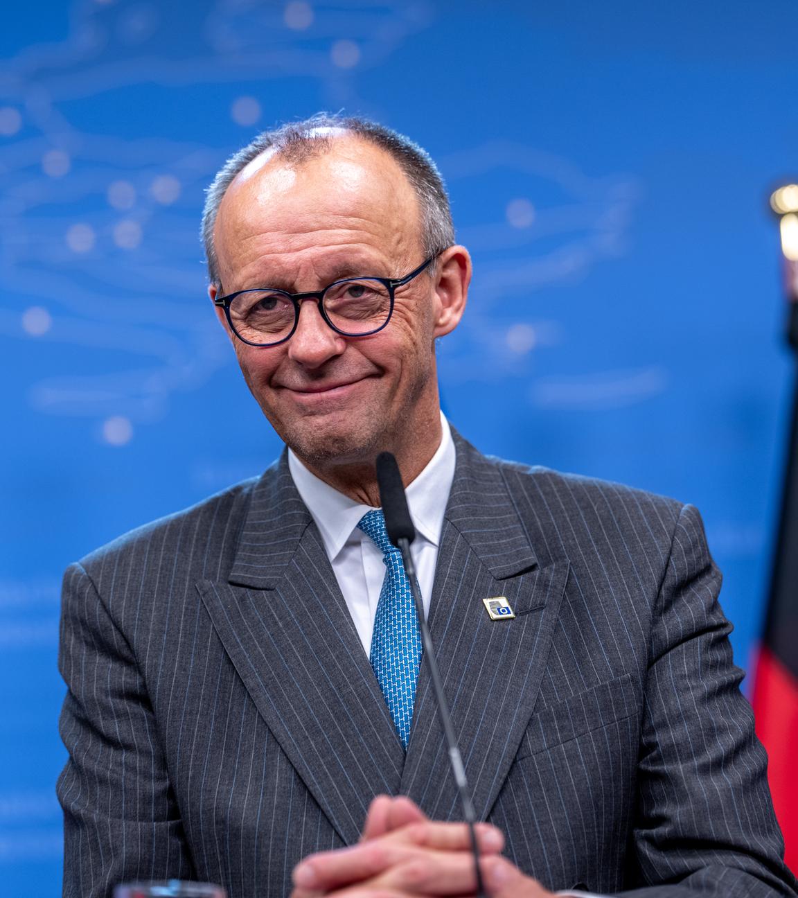 Bundeskanzler Friedrich Merz (CDU) spricht bei der Pressekonferenz nach dem EU-Gipfel.