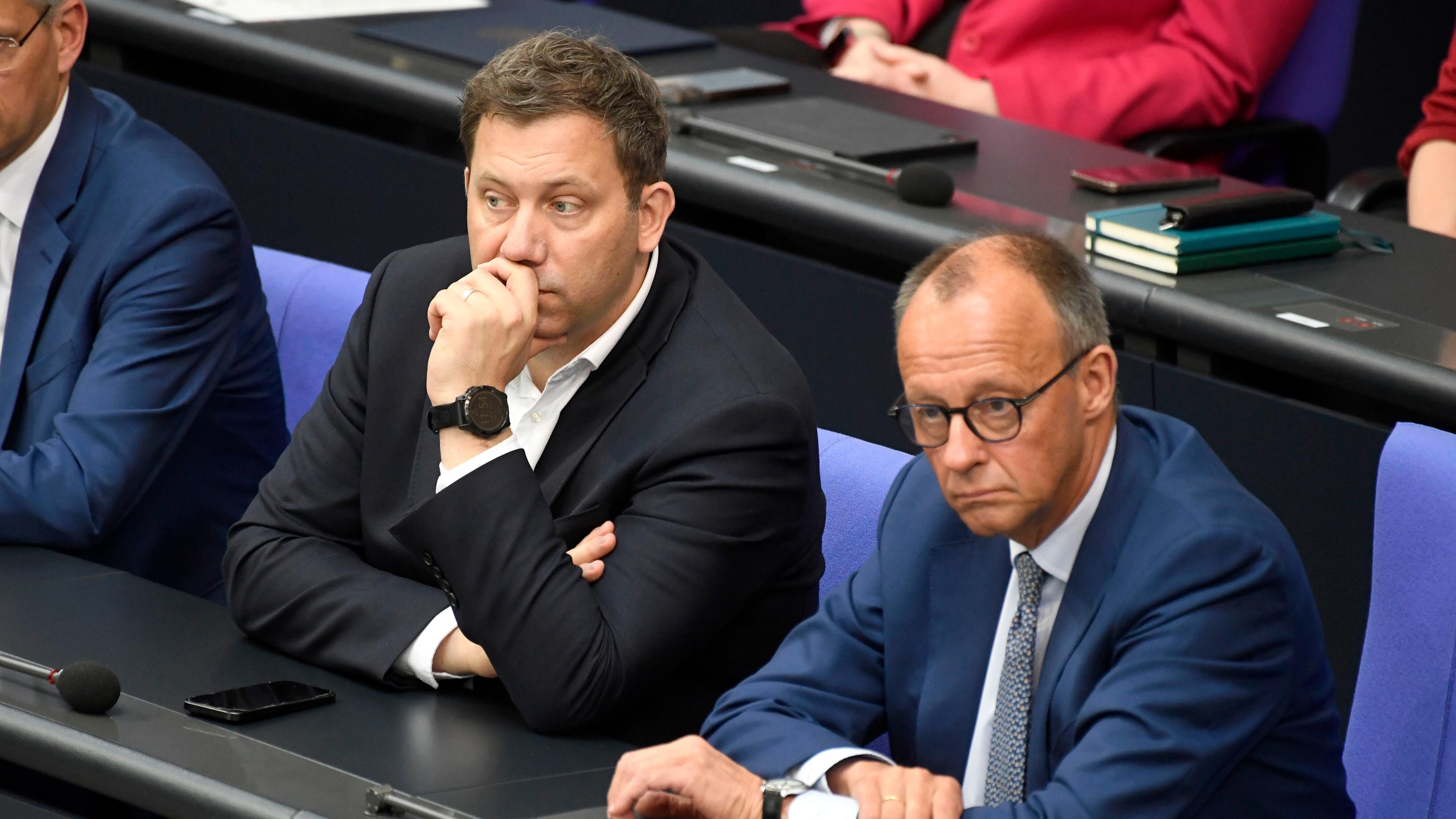Lars Klingbeil und Friedrich Merz in der 19. Sitzung des 21. Deutschen Bundestages im Reichstagsgebaeude. Berlin, 11.07.2025