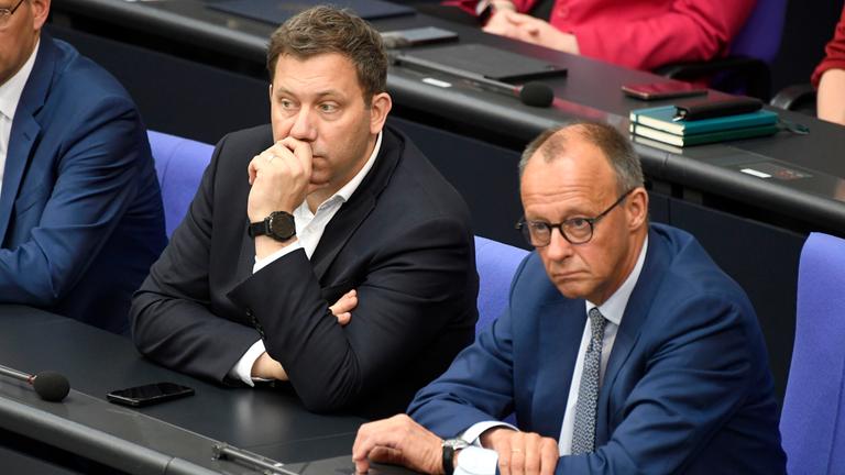Lars Klingbeil und Friedrich Merz in der 19. Sitzung des 21. Deutschen Bundestages im Reichstagsgebaeude. Berlin, 11.07.2025