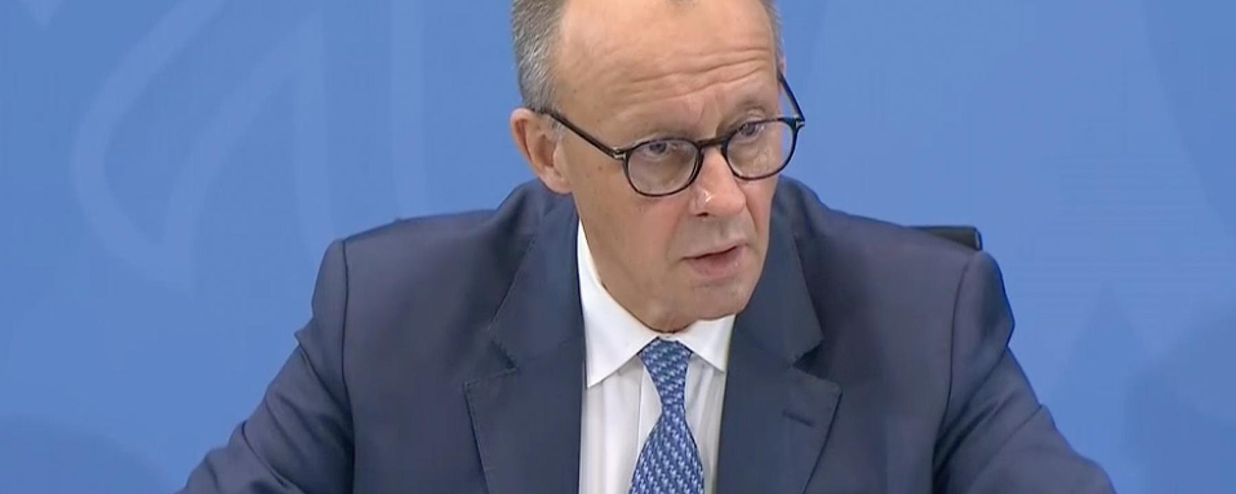 Bundeskanzler Merz während der Pressekonferenz