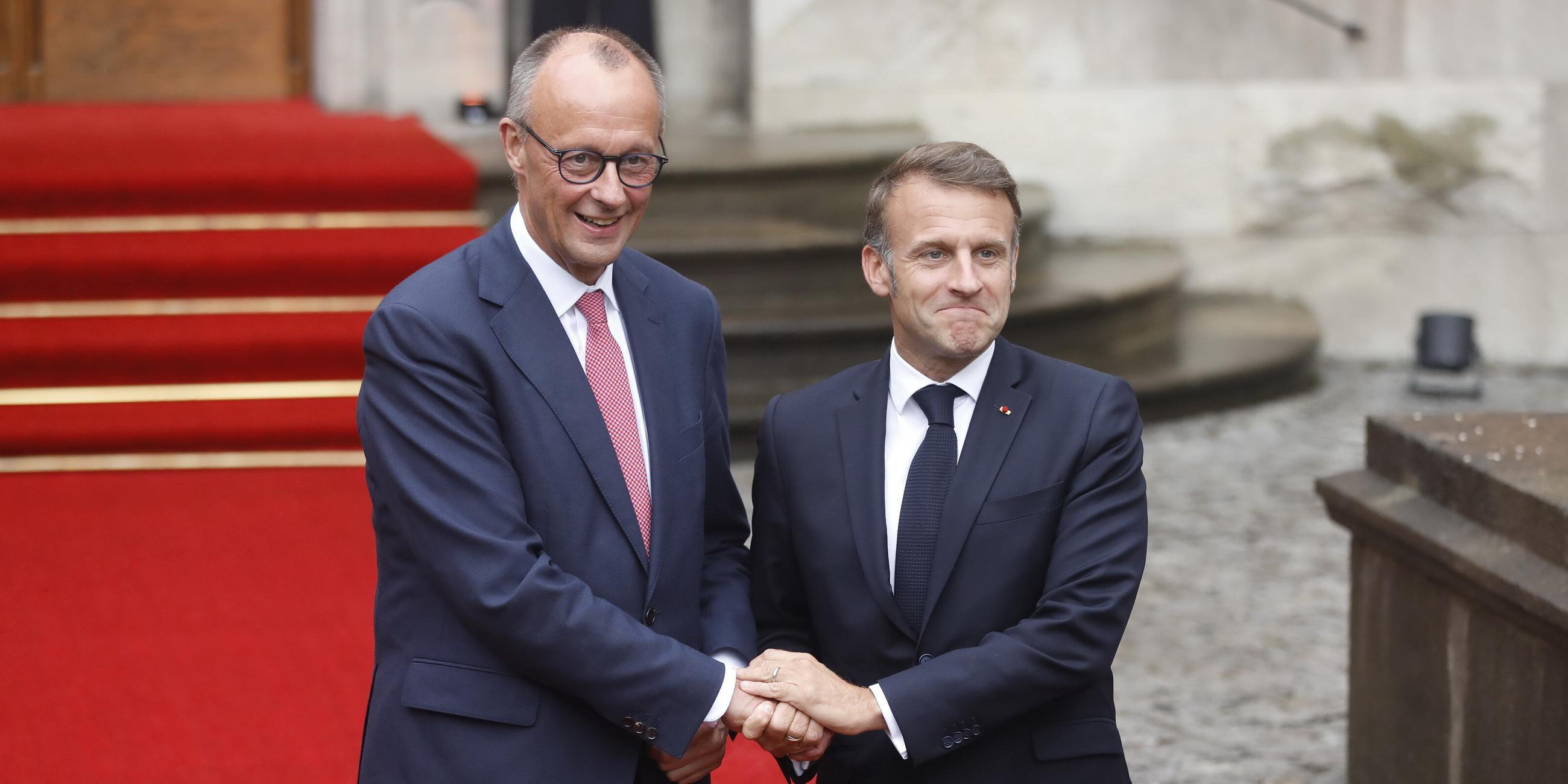 Bundeskanzler Merz empfängt Präsident Macron in Berlin.