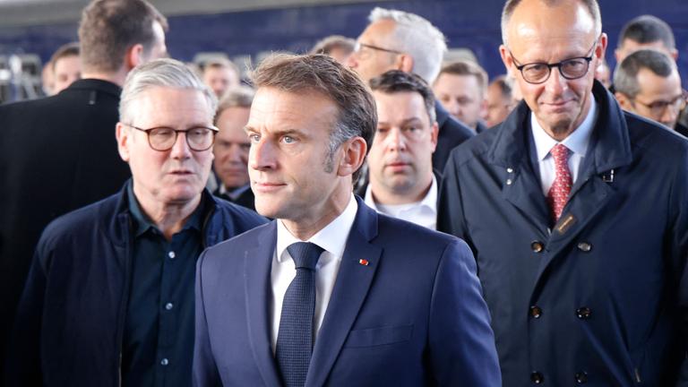 Friedrich Merz, Emmanuel Macron und Keir Starmer erreichen Kiew. 