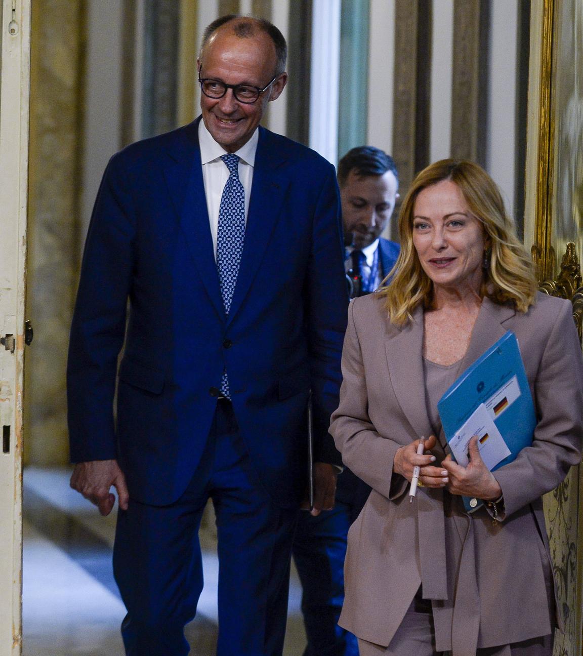 Archiv: Giorgia Meloni und Friedrich Merz am  17.05.2025  in Rom