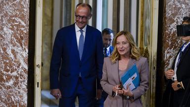 Archiv: Giorgia Meloni und Friedrich Merz am  17.05.2025  in Rom