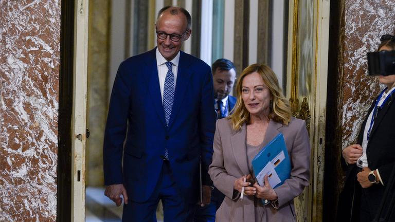 Archiv: Giorgia Meloni und Friedrich Merz am  17.05.2025  in Rom