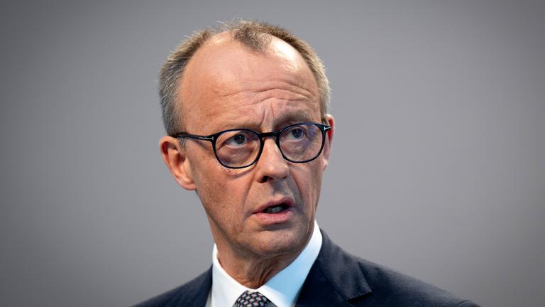 Friedrich Merz spricht bei der Pressekonferenz von CDU, CSU und SPD zur Vorstellung des gemeinsamen Koalitionsvertrages.