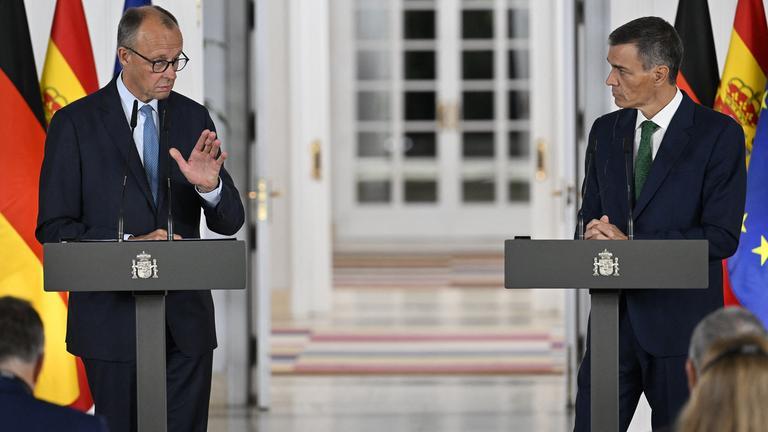 Bundeskanzler Friedrich Merz mit Pedro Sanchez in Madrid