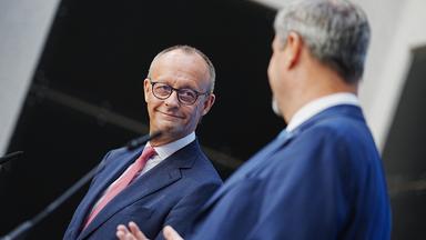 CDU-Chef Friedrich Merz (l.) und der CSU-Vorsitzende Markus Söder