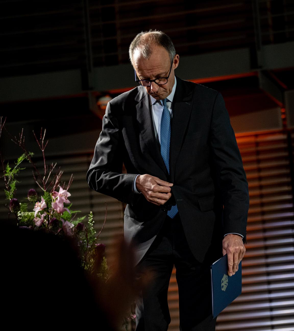 Bundeskanzler Friedrich Merz (CDU) nimmt an der Verleihung des TALISMAN-Preis für gesellschaftlichen Zusammenhalt der Deutschlandstiftung Integration teil. 