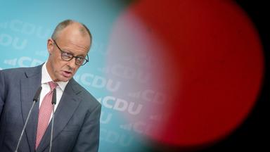 Bundeskanzler Friedrich Merz (CDU) gibt eine Pressekonferenz nach der Landtagswahl in Mecklenburg-Vorpommern und der Abgeordnetenhauswahl in Berlin.