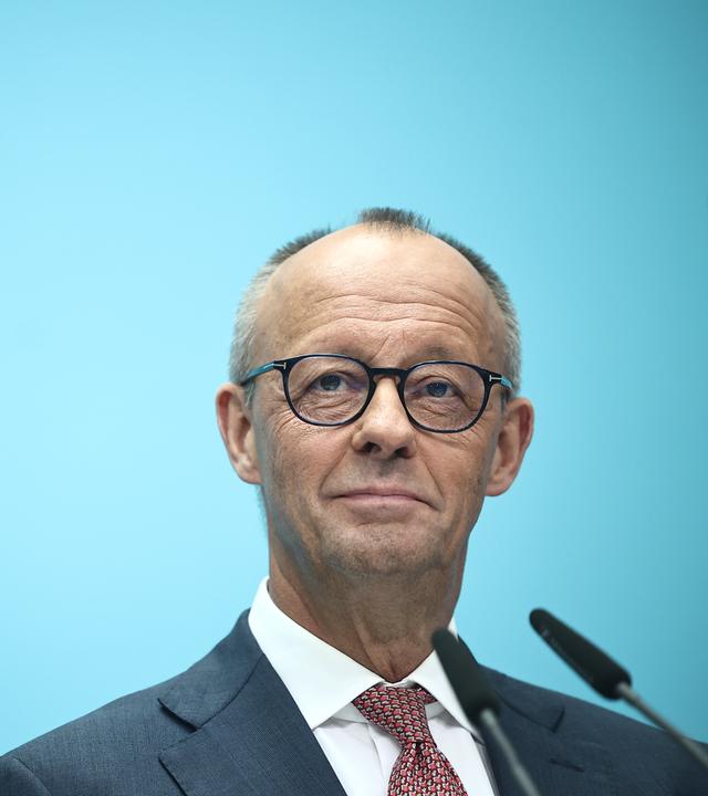 Parteivorsitzender Friedrich Merz bei der Pressekonferenz nach den Landtagswahlen in Berlin und Mecklenburg Vorpommern im Berliner Konrad-Adenauer-Haus.