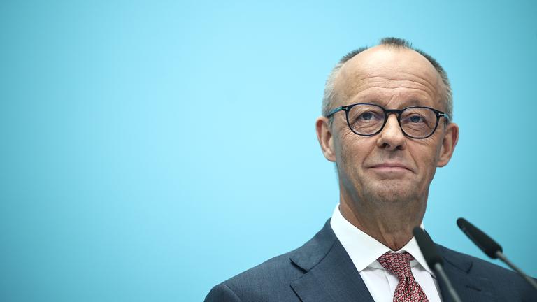Parteivorsitzender Friedrich Merz bei der Pressekonferenz nach den Landtagswahlen in Berlin und Mecklenburg Vorpommern im Berliner Konrad-Adenauer-Haus.