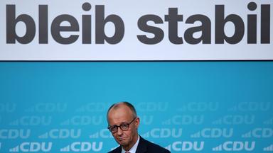 Der deutsche Bundeskanzler Friedrich Merz nimmt an der Wahlkampfveranstaltung der CDU vor der Landtagswahl in Berlin teil.