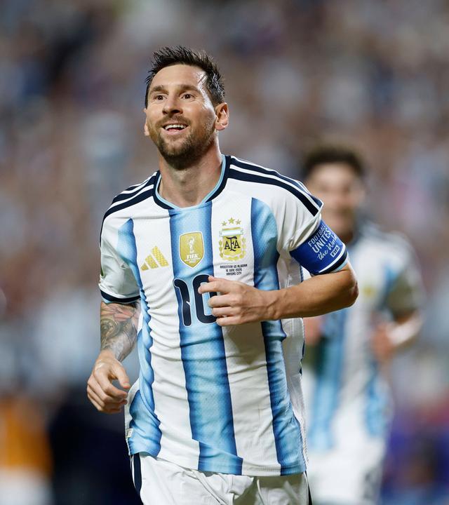 Messi (Argentinien) in Aktion. 