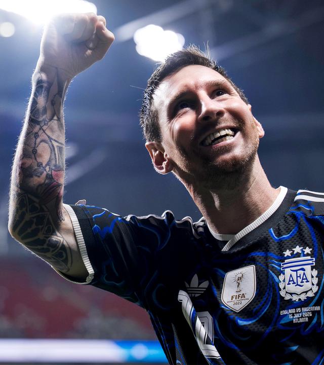 Lionel Messi aus Argentinien feiert den Sieg im Halbfinale der FIFA-Weltmeisterschaft 2026 über England