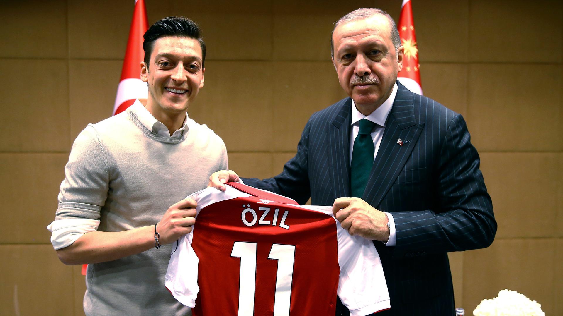 Mesut Özil und Recep Erdogan in London