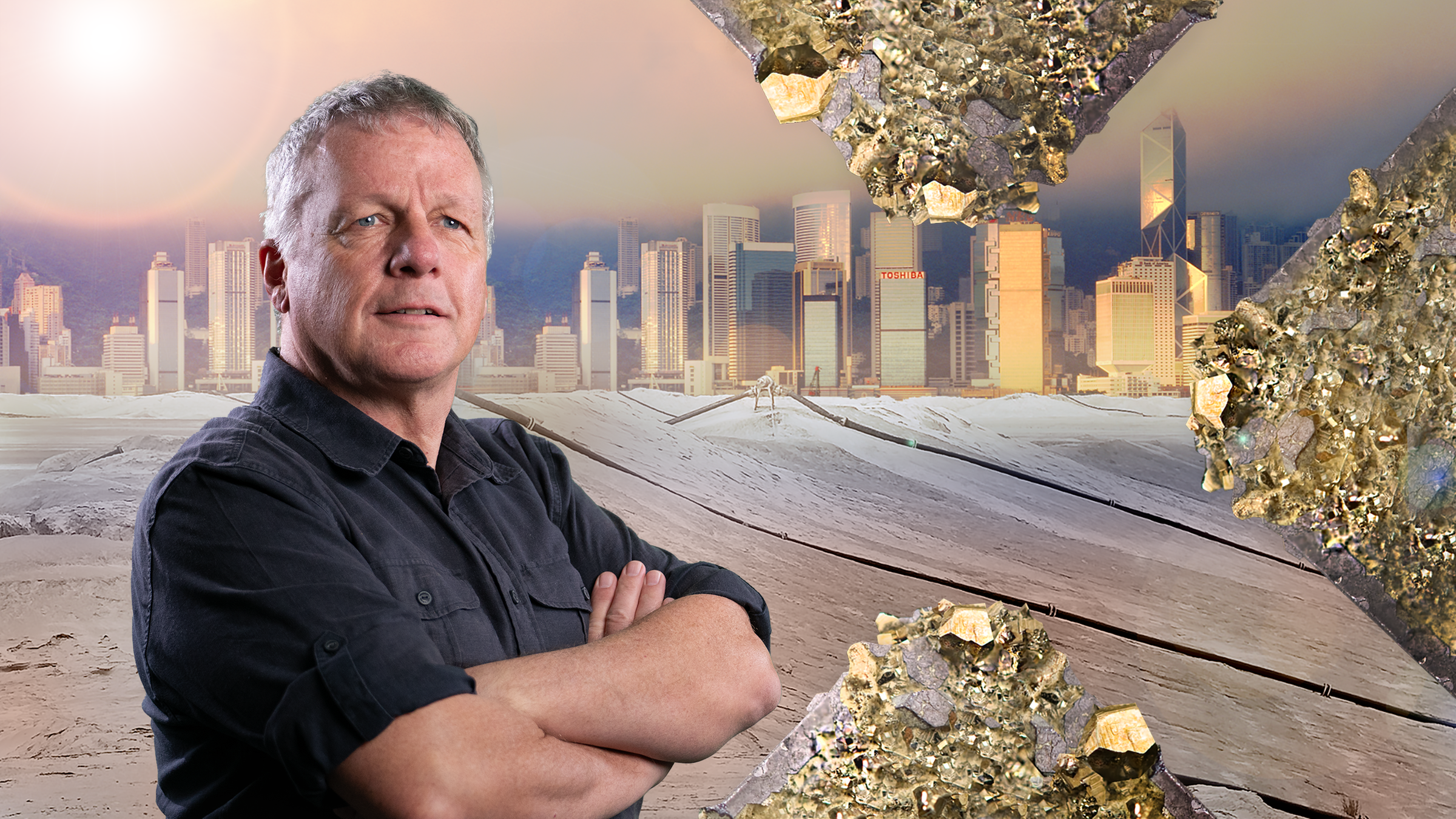 Colin Devey vor Skyline von Hong Kong