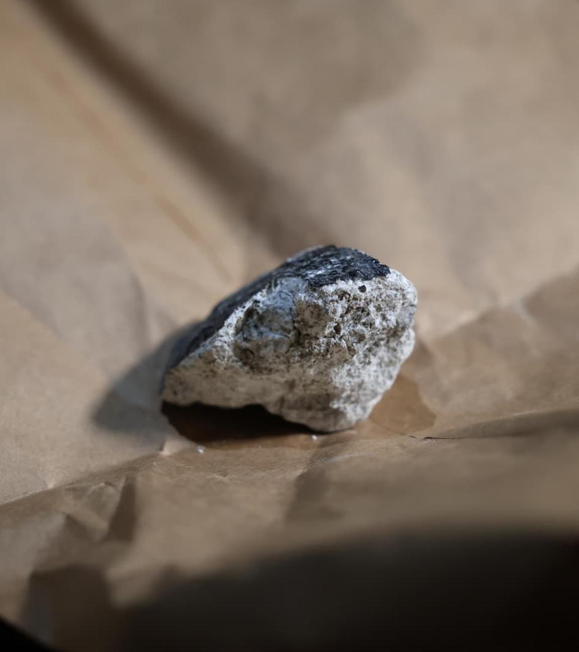 Ein Meteorit ist am 08.03.2026 im Koblenzer Stadtteil Hüls in ein Hausdach eingeschlagen.