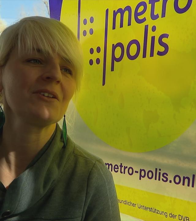 metro_polis-Plakat in Straßenbahn.