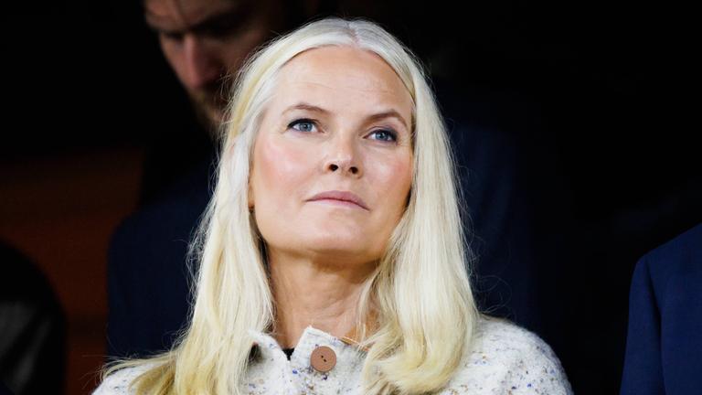 Mette-Marit, Kronprinzessin von Norwegen, beim Qualifikationsspiel zur Weltmeisterschaft 2026 zwischen Norwegen und Moldawien im Ullevaal Stadion in Oslo am  09.09.2025.
