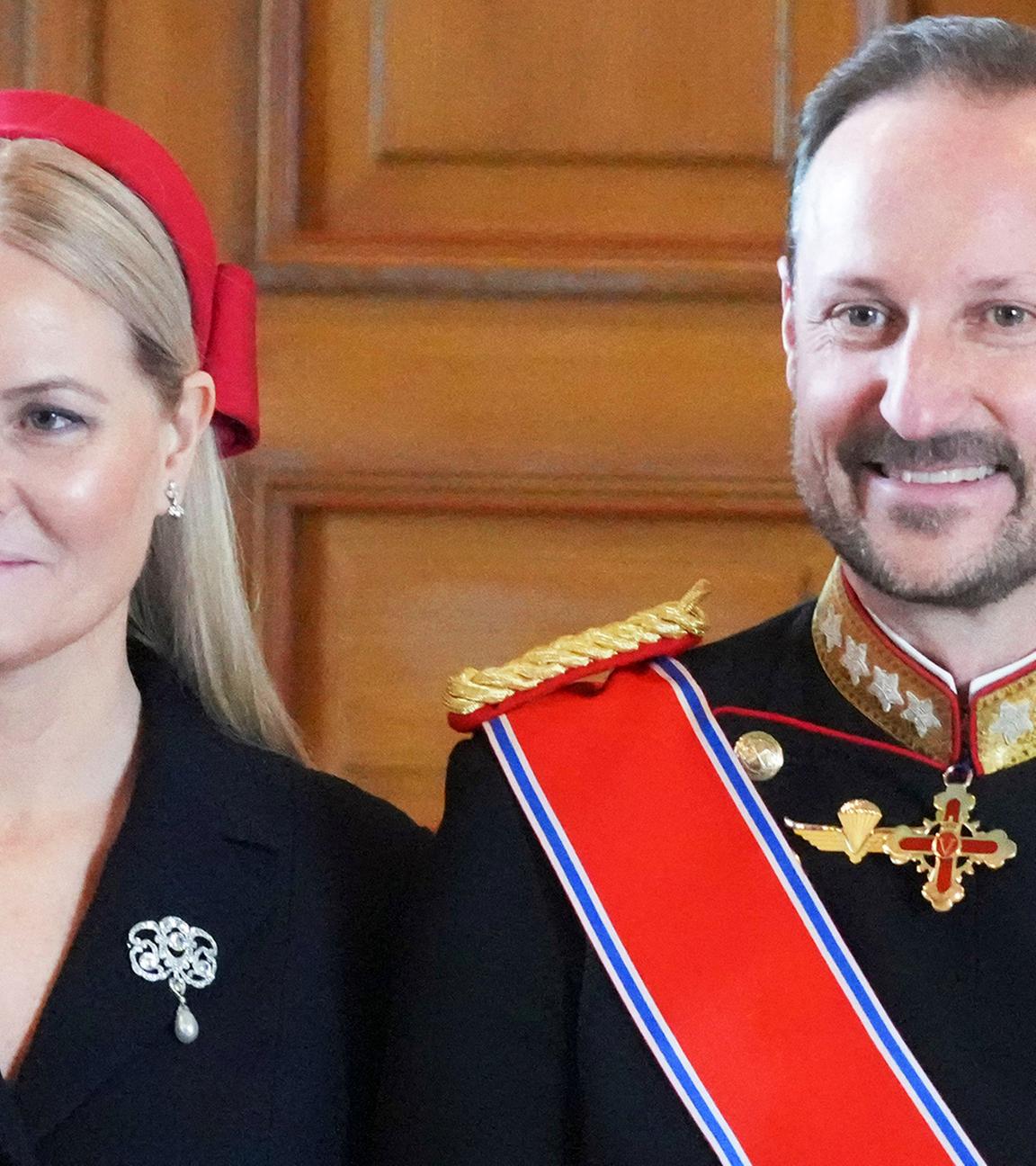 Prinzessin Mette-Marit und Kronprinz Haakon von Norwegen bei offiziellem Auftritt