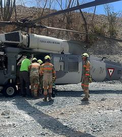 Dieses vom mexikanischen Verteidigungsministerium veröffentlichte Foto zeigt die Rettung eines Bergmanns, der nach dem Einsturz einer Mine in El Rosario, Bundesstaat Sinaloa, Mexiko, am 8. April 2026 zwei Wochen lang eingeschlossen war.