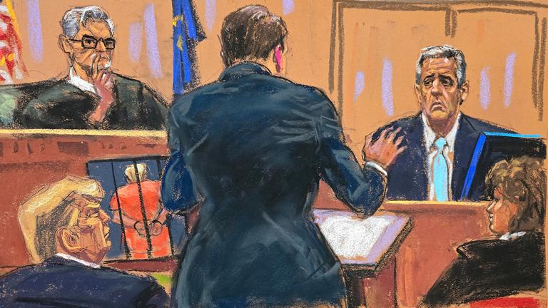 Michael Cohen wird vom Verteidiger Todd Blanche ins Kreuzverhör genommen, während Donald Trump zusieht, aufgenommen am 14.05.2024 in New York