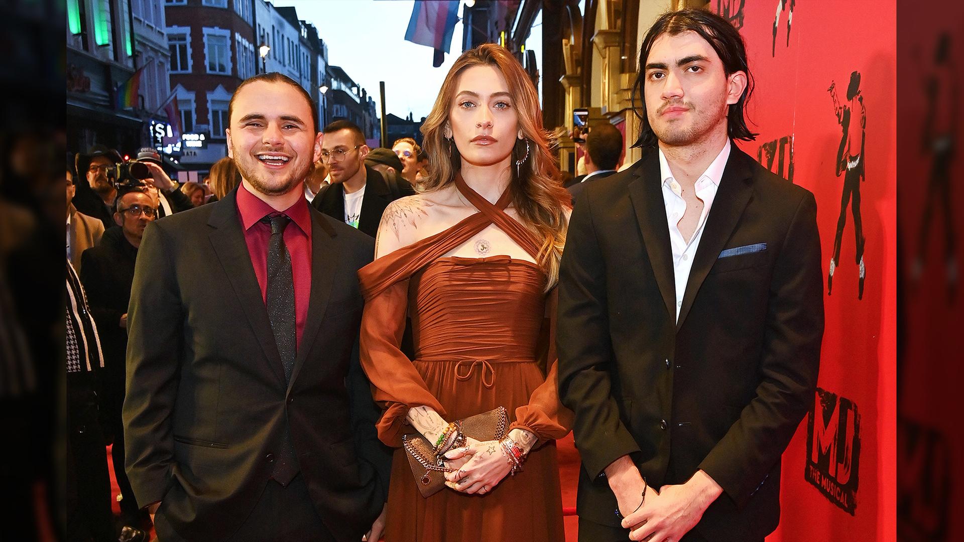 Prince, Paris und Blanket Jackson bei der Londoner Premiere des Michael-Jackson-Musicals