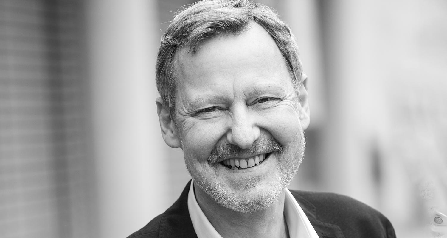 Michael Krennerich Professor für Politikwissenschaft und Wissenschaftlicher Leiter des FAU Forschungszentrums Center for Human Rights Erlangen-Nürnberg der Friedrich-Alexander-Universität Erlangen-Nürnberg.
