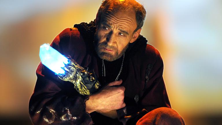 Bremen: Schauspieler Michael Mendl spielt im AWD-Dome von Bremen den Zauberer Merlin in der keltischen Rock-Oper "Excalibur". Archivbild