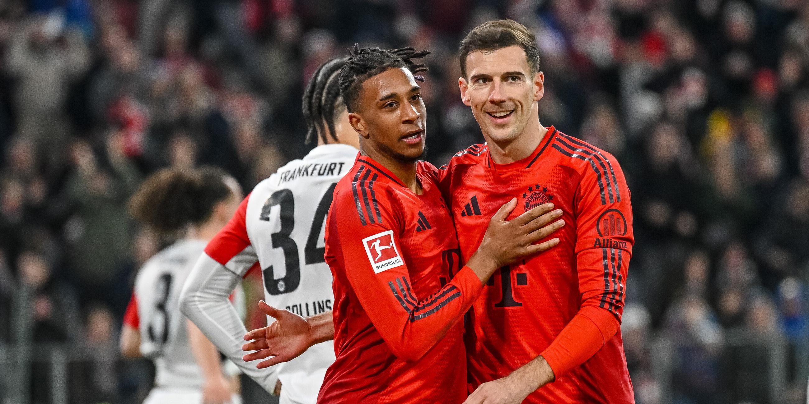 Bayerns Michael Olise jubelt nach seinem Treffer gegen Frankfurt am 23.02.2025.