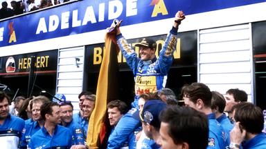 13. November 1994: Michael Schumacher bejubelt beim GP von Australien in Adelaide seinen 1. WM-Titel