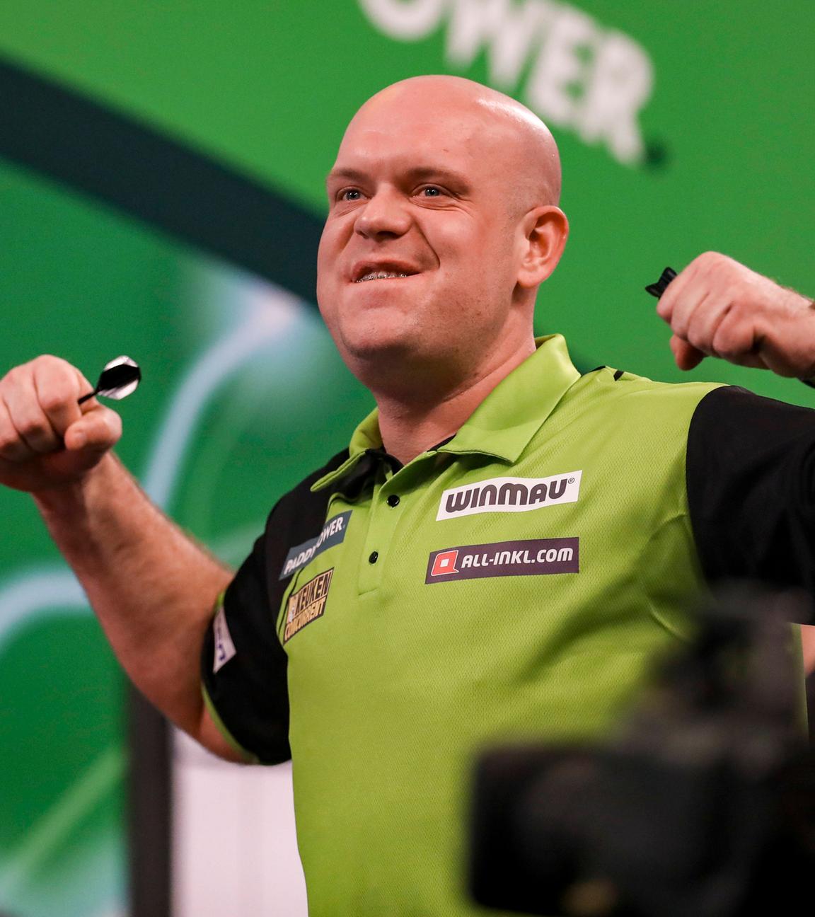 Michael van Gerwen jubelt