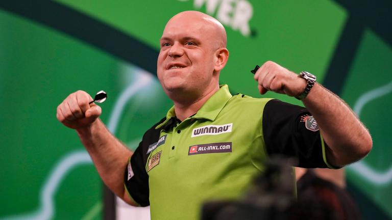 Michael van Gerwen jubelt