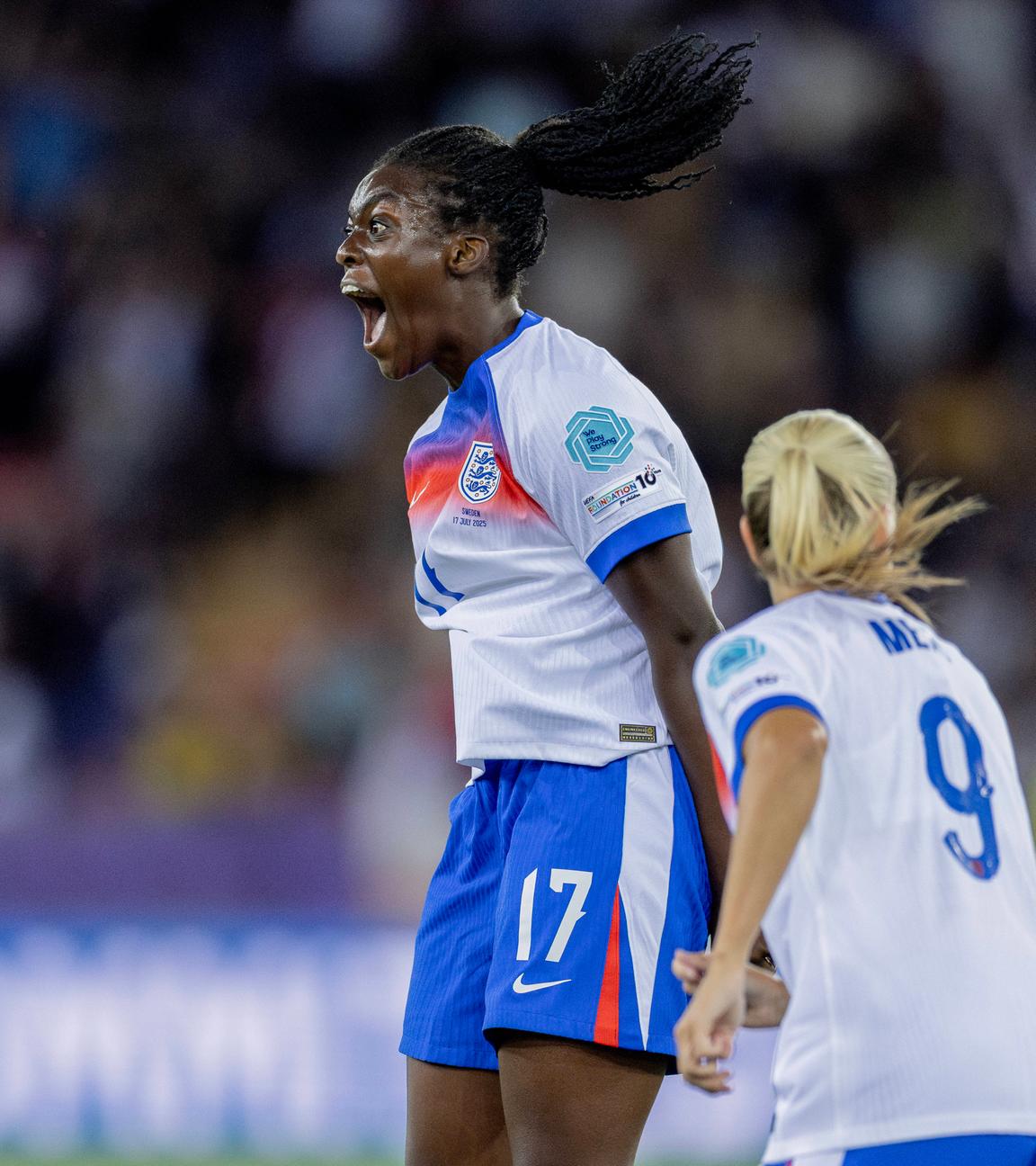 Michelle Agyemang (17, ENG) jubelt über ihr Tor im EM-Viertelfinale gegen Schweden.