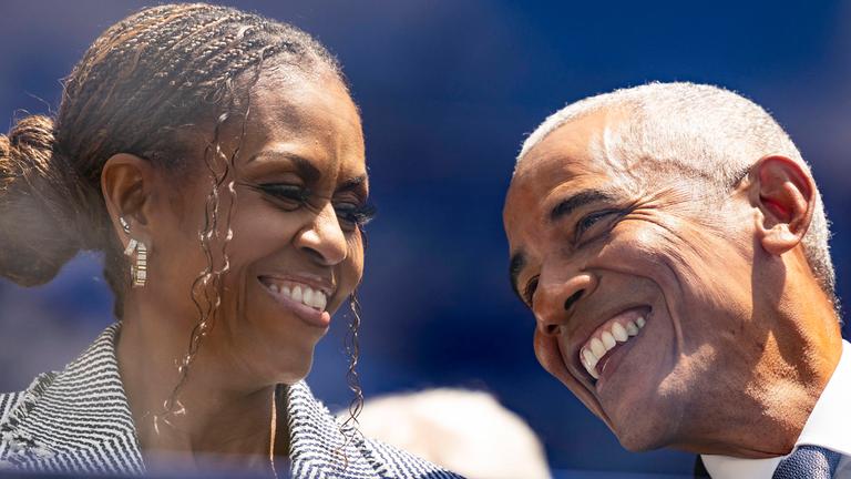 Michelle und Barack Obama während der Eröffnung des Obama Presidential Center im Juni 2026.