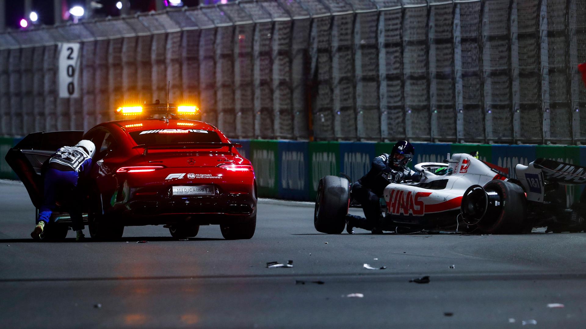 26.03.2022 F1 Grand Prix von Saudi-Arabien in Dschidda Mick Schumachers Unfall