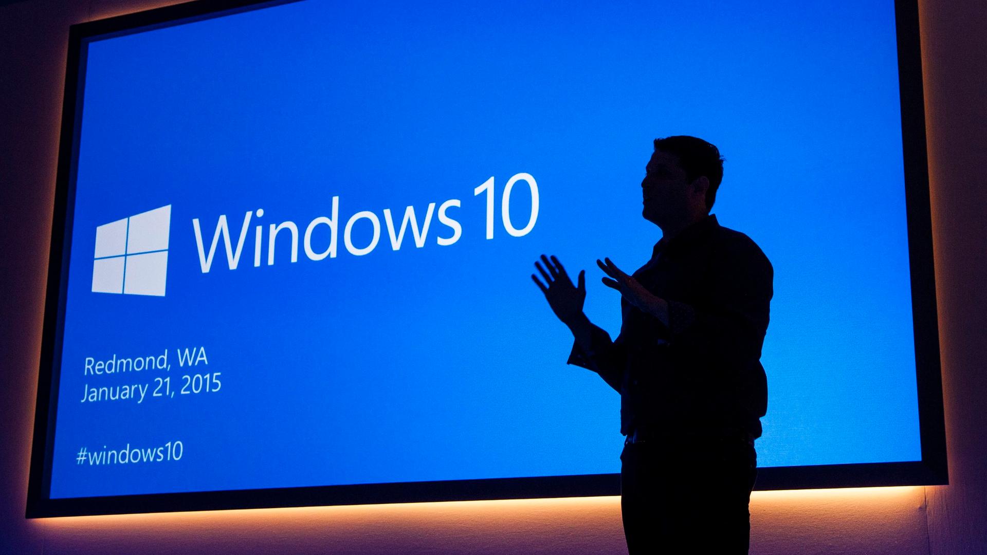 USA, Redmond: Microsoft Executive Vice President Terry Myerson präsentiert im Januar 2015 das damals noch taufrische Windows 10.