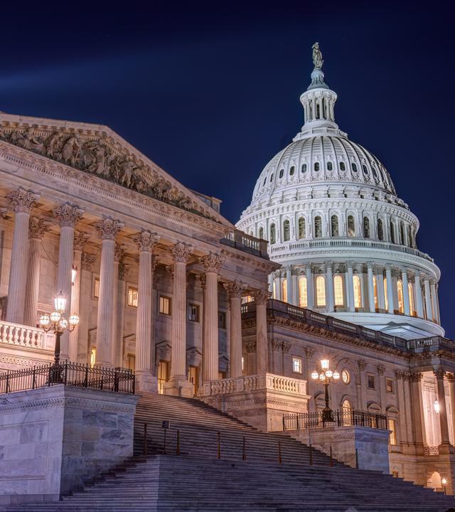 US Kongress mit US-Fahne