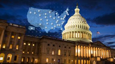 Der Kongress in den USA bei Nacht, daneben eine Karte der USA mit den zu wählenden Sitzen im Senat.