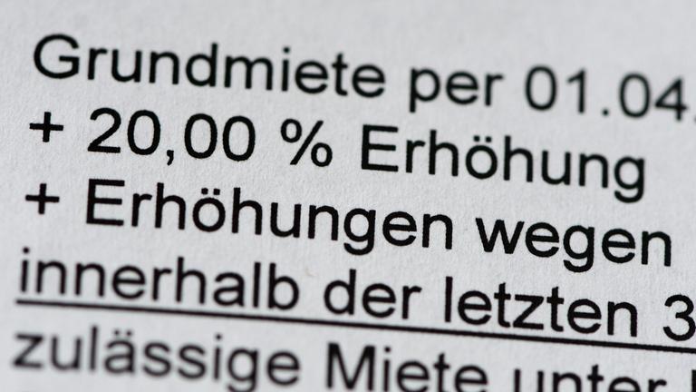 eine 20-prozentige mieterhoehung auf die grundmiete wird auf einem amtlichen schreiben angekuendigt