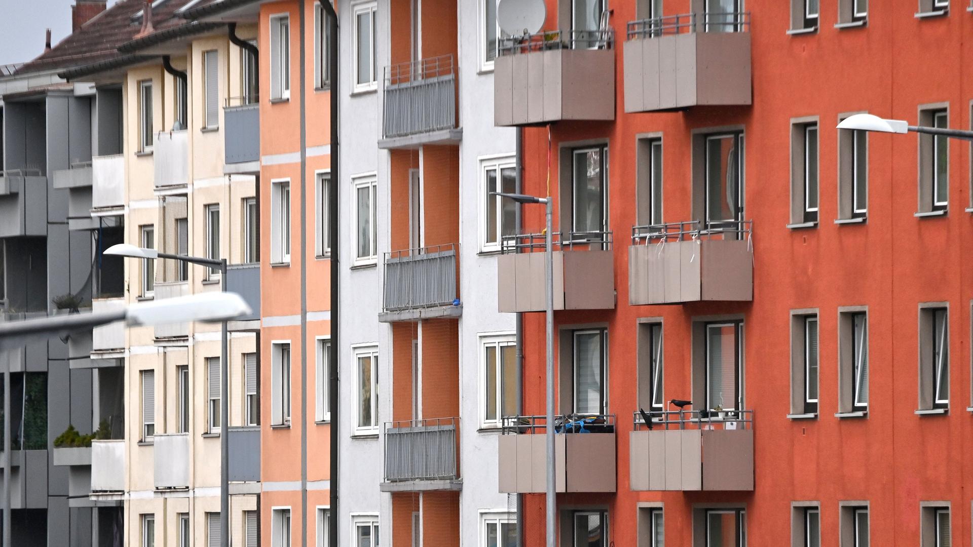 Mehrfamilienhäuser mit Balkons