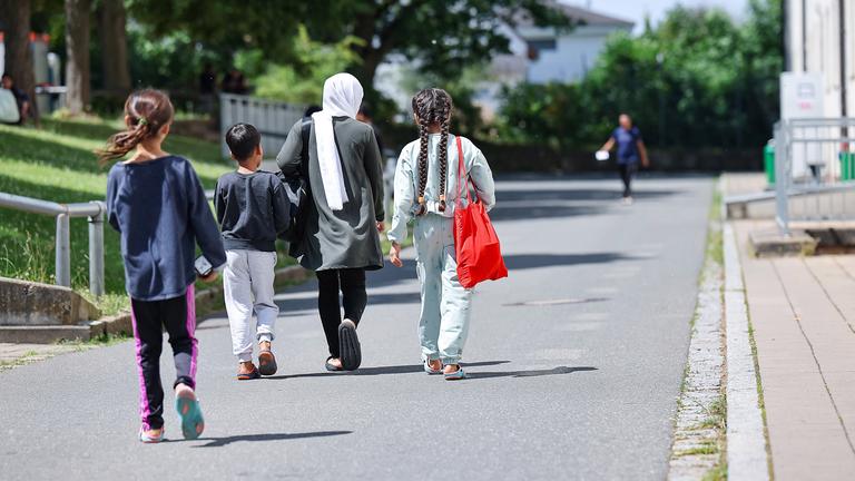 Flüchtlingsfamilie in einer Zentralen Aufnahmeeinrichtung für Asylbewerber