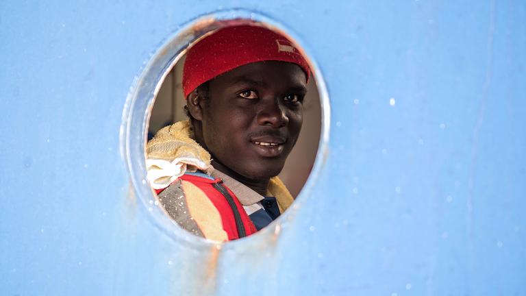 Migrant an Bord der Sea-Eye im Mittelmeer