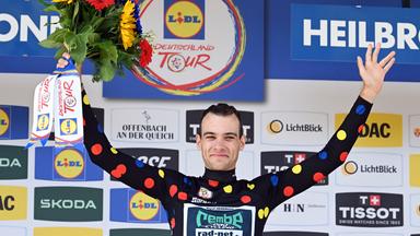 Miguel Heidemann (Deutschland, REMBE rad-net) jubelt über seinen Sieg bei der dritten Etappe der Lidl Deutschland Tour.